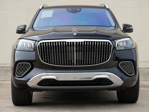 Used 2024 Mercedes-Benz Maybach GLS 600 4MATIC image 7