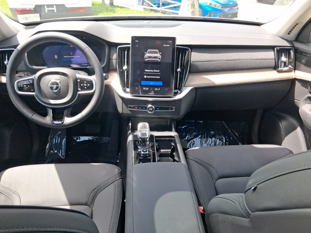 Certified 2026 Volvo XC90 B6 Plus AWD/4WD image 9