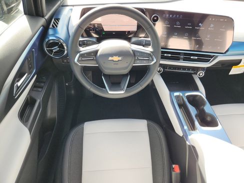 New 2026 Chevrolet Equinox EV LT image 9