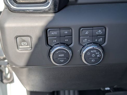 Used 2024 GMC Sierra 2500 Denali w/ Denali Reserve Package image 12