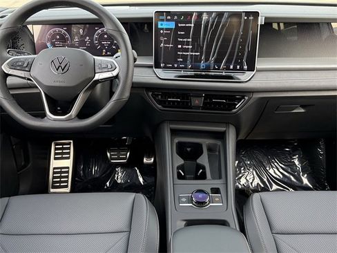 New 2026 Volkswagen Tiguan SE R-Line image 9