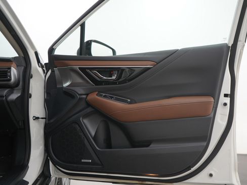 Used 2022 Subaru Outback Touring image 9