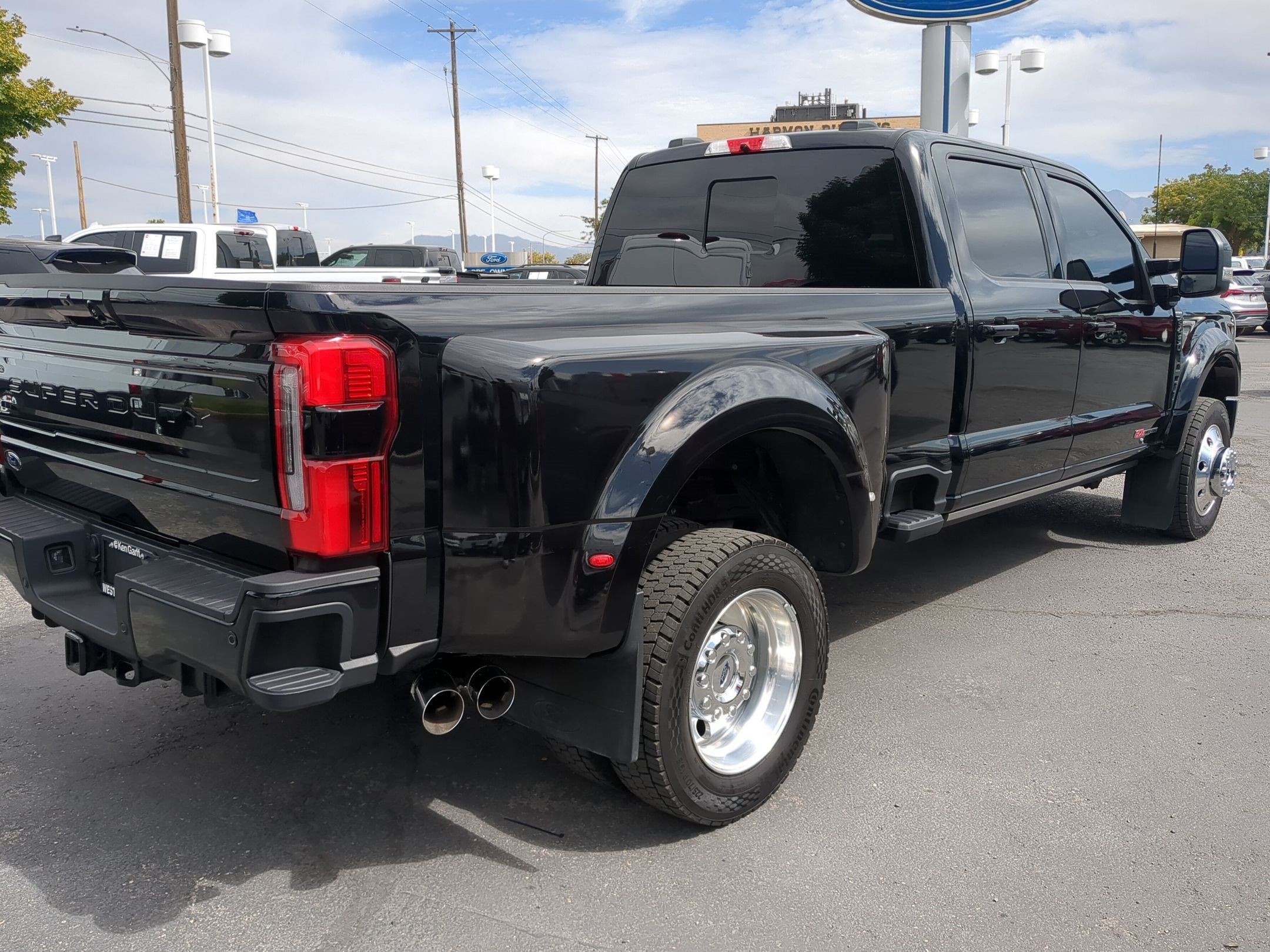 Used 2026 Ford F450 Platinum w/ FX4 Off-Road Package AWD/4WD image 3