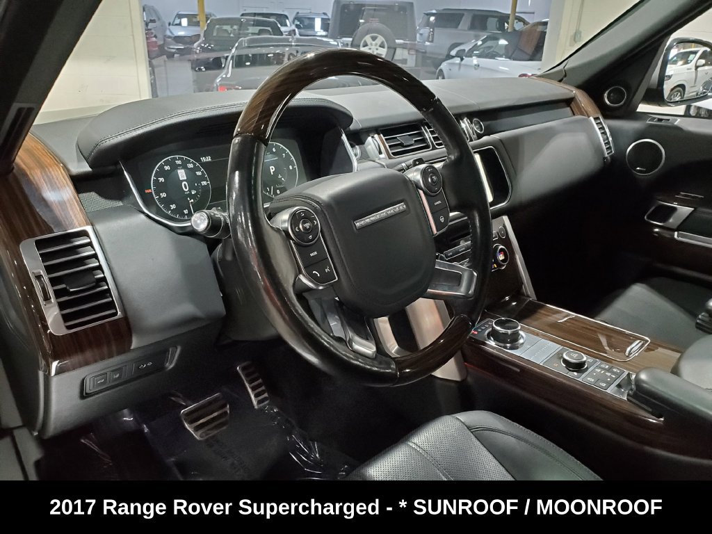Used 2017 Land Rover Range Rover Supercharged AWD/4WD image 7