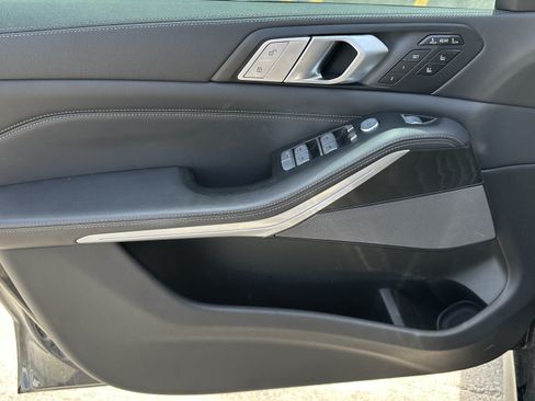 Used 2022 BMW X7 M50i AWD/4WD image 16