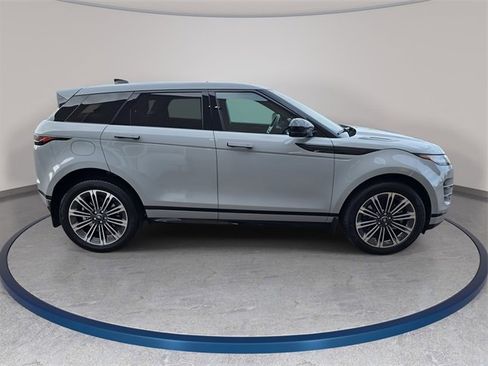 Used 2024 Land Rover Range Rover Evoque Dynamic SE image 5