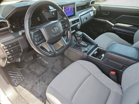 Certified 2025 Toyota Tacoma SR5 AWD/4WD image 12