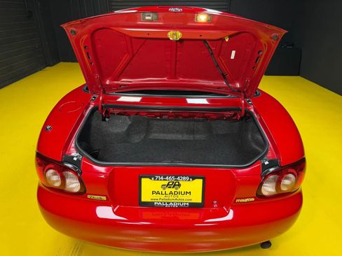 Used 2003 MAZDA MX-5 Miata LS RWD image 12