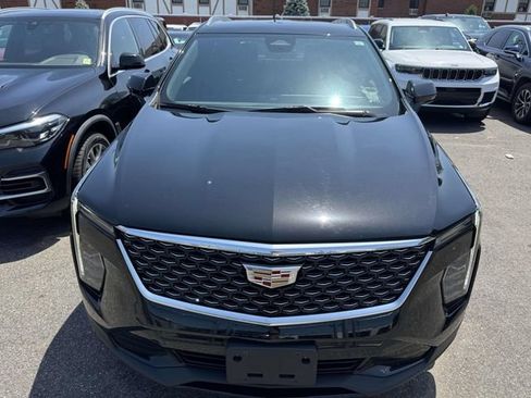 Used 2024 Cadillac XT4 Premium Luxury AWD/4WD image 2
