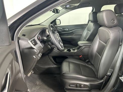 Used 2023 GMC Acadia SLT FWD image 12