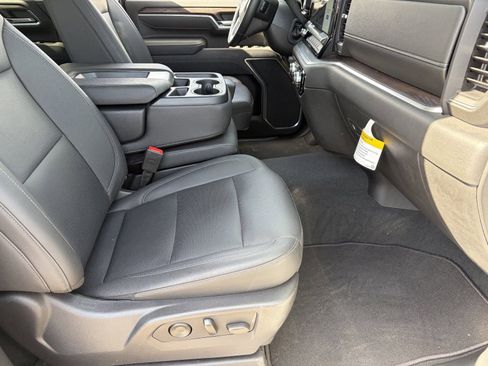 Certified 2025 GMC Sierra 2500 SLT AWD/4WD image 12