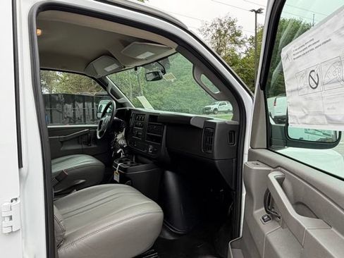 New 2026 GMC Savana 2500 w/ Driver Convenience Package RWD image 25