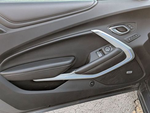 Used 2020 Chevrolet Camaro SS RWD image 13