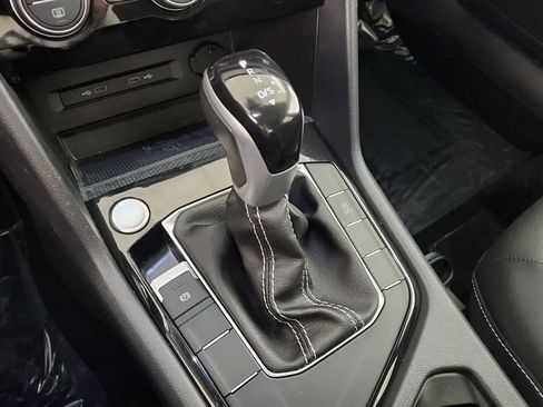 Used 2024 Volkswagen Taos SE w/ Panoramic Sunroof Package image 24