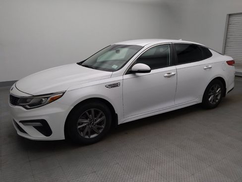 Used 2019 Kia Optima LX FWD image 2