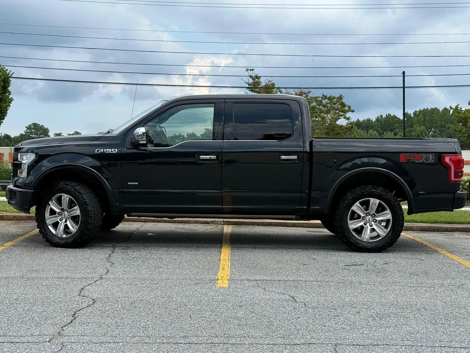 Used 2015 Ford F150 Platinum w/ Equipment Group 701A Luxury AWD/4WD image 2