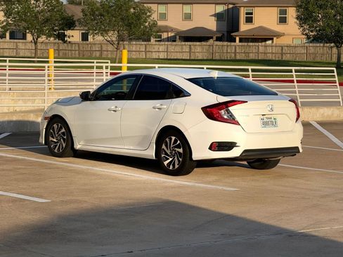 Used 2017 Honda Civic EX image 5