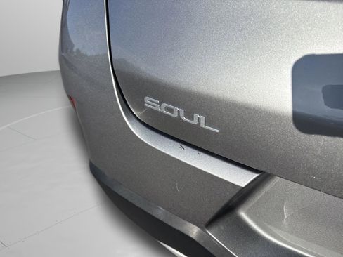 Used 2024 Kia Soul LX w/ Option Group 015 FWD image 30