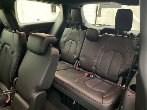 New 2026 Chrysler Pacifica Select FWD image 23