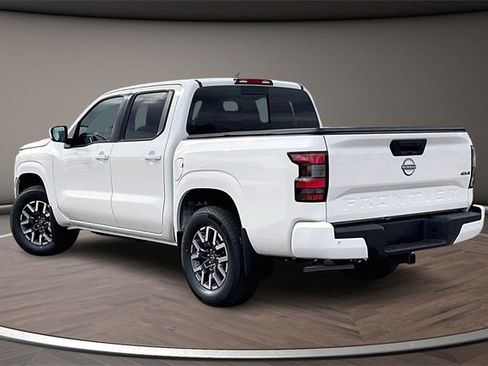 New 2026 Nissan Frontier 4x4 Crew Cab image 3
