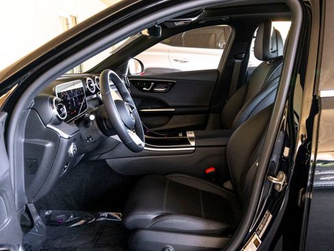 Used 2025 Mercedes-Benz C 300 Sedan image 14