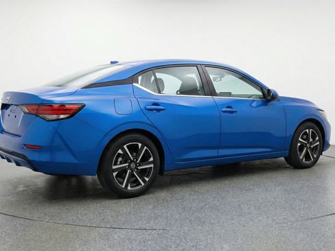 Used 2025 Nissan Sentra SV image 9