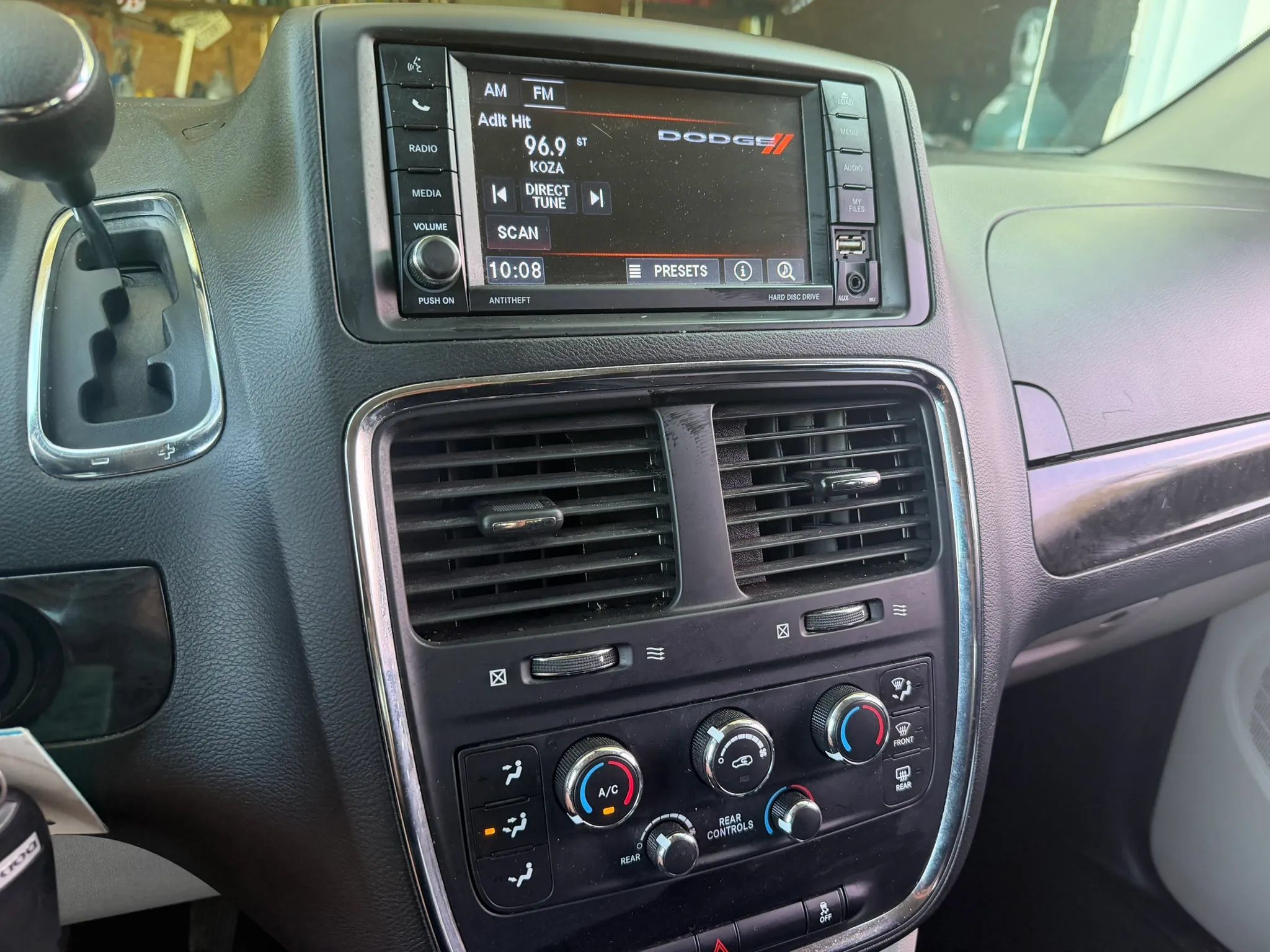 Used 2019 Dodge Grand Caravan SE FWD image 17