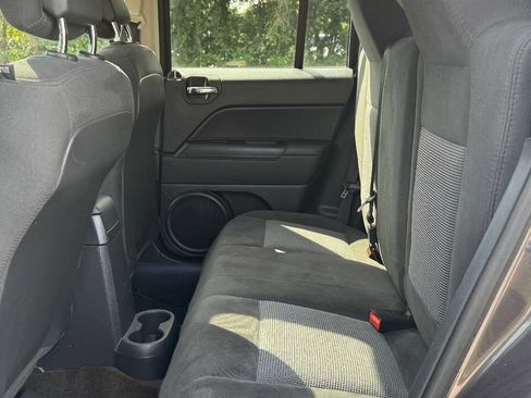 Used 2016 Jeep Patriot Latitude w/ Sun/Sound Group image 10