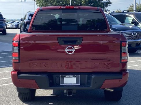 Used 2025 Nissan Frontier SV w/ SV Convenience Package image 3