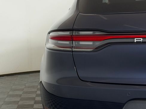 Certified 2021 Porsche Macan image 15