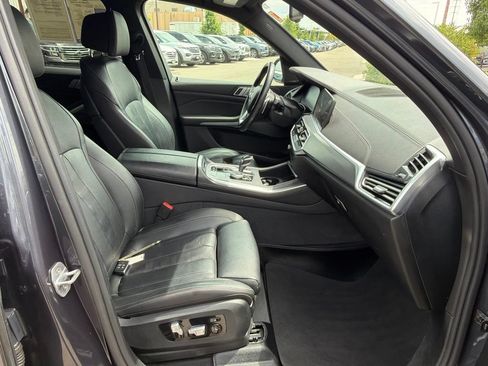 Used 2019 BMW X5 xDrive50i w/ Parking Assistance Package AWD/4WD image 11