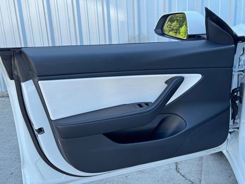 Used 2021 Tesla Model 3 Standard Range Plus image 42