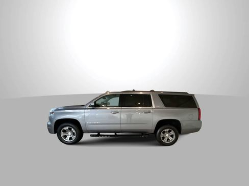 Used 2018 Chevrolet Suburban LT image 5