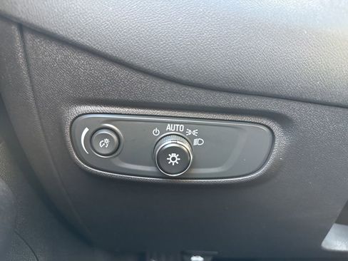 Used 2024 Chevrolet Equinox LT AWD/4WD image 24