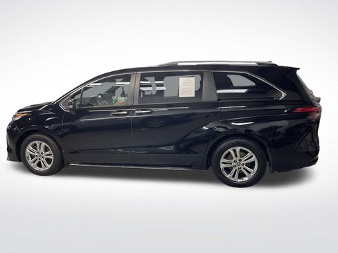 Certified 2022 Toyota Sienna Platinum AWD/4WD image 2