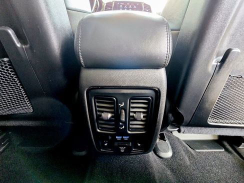 Used 2021 Jeep Grand Cherokee High Altitude image 16