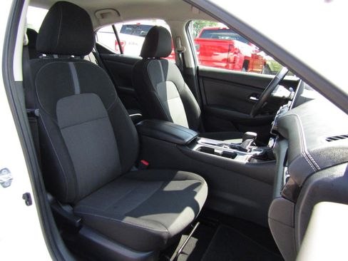 Used 2022 Nissan Sentra SV FWD image 25