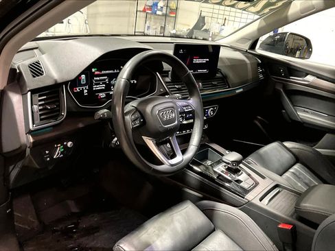 Used 2021 Audi Q5 Prestige w/ Prestige Package image 17