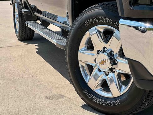 Used 2022 Chevrolet Silverado 2500 LTZ w/ LTZ Texas Edition AWD/4WD image 9