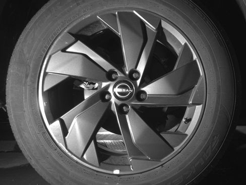 Used 2025 Nissan Rogue SV image 15