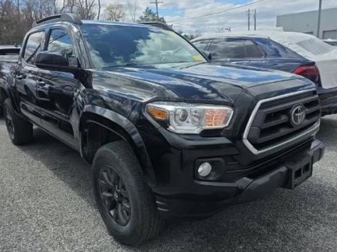 Used 2023 Toyota Tacoma SR5 w/ Black Out Package (TMS) AWD/4WD image 8