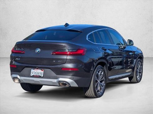 Used 2025 BMW X4 xDrive30i w/ Premium Package image 5