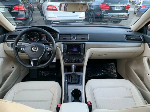 Used 2016 Volkswagen Passat 1.8T SE image 11