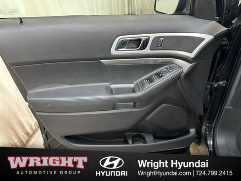 Used 2015 Ford Explorer XLT image 9