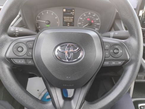Used 2025 Toyota Corolla Cross AWD Hybrid image 13