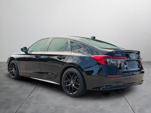 Used 2024 Honda Civic Sport image 3