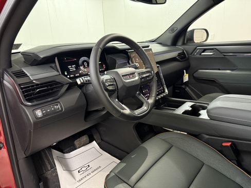 New 2025 GMC Acadia AT4 w/ Luxury Package AWD/4WD image 13