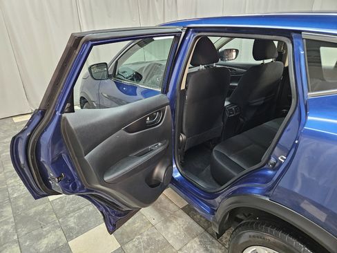 Used 2021 Nissan Rogue Sport S image 11