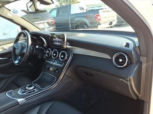 Used 2019 Mercedes-Benz GLC 350e GLC 350e image 16