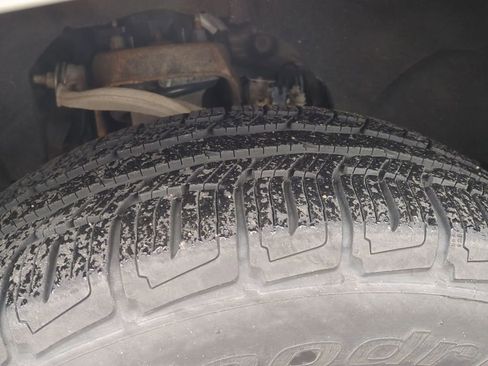 Used 2019 Chevrolet Silverado 1500 Custom w/ Custom Value Package image 10